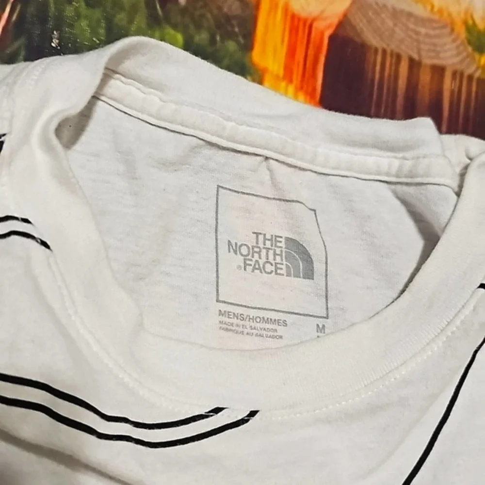 North Face White Graphic Tee Shirt Medium